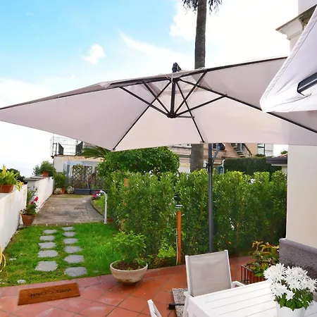 Apartment Casa Giulia Vesuvio Posillipo Naples